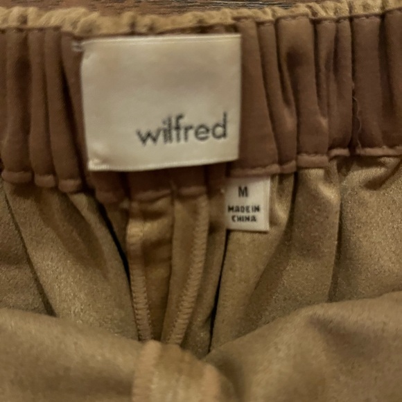 Aritzia Wilfred Bossier Faux Suede Shorts - Picture 7 of 7